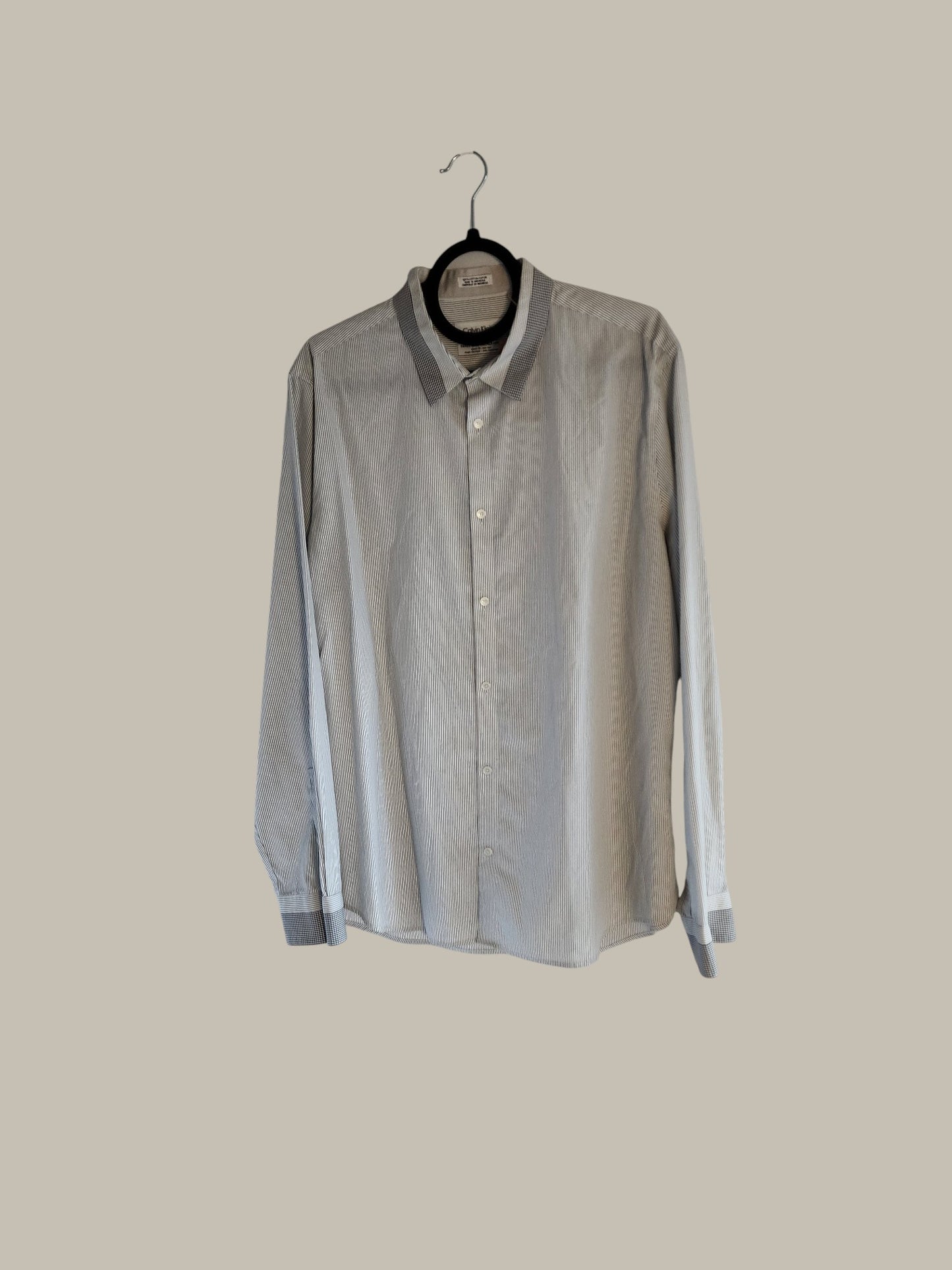 Calvin Klein - 100% Cotton - Grey / White Pin Stripe Large